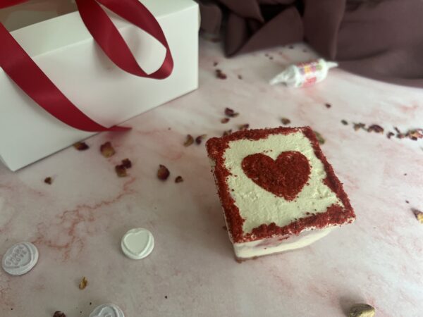 LOVE-ly Tiramisu Treatbox - Image 3